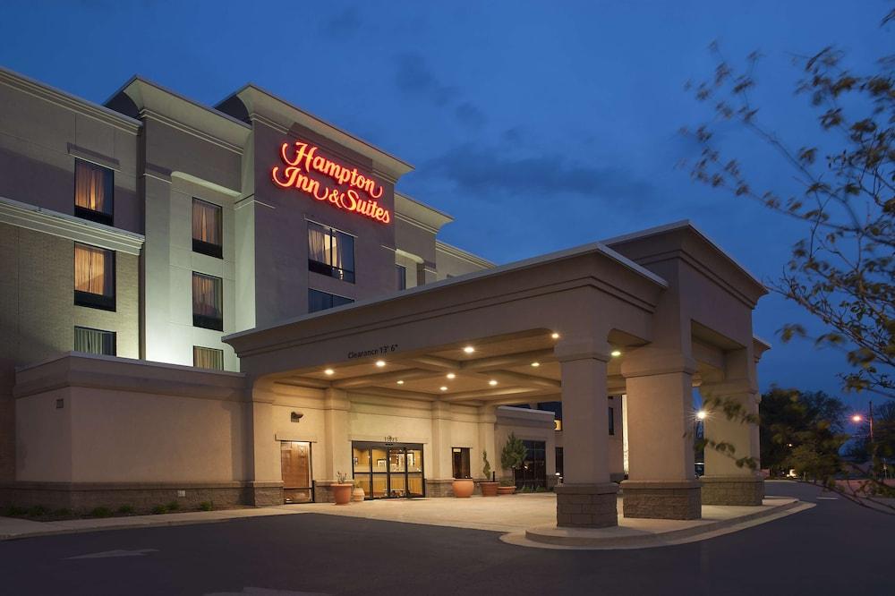 Pet Friendly Hampton Inn and Suites Indianapolis - Fishers