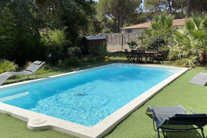 Pet Friendly Independent Studio in Villa With Pool 