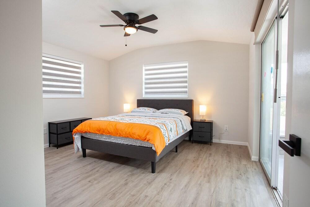 Newly Renovated Vacation Home in Venice Pet Policy