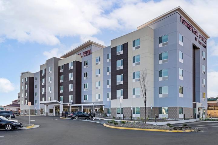 Pet Friendly Towneplace Suites by Marriott Richmond Colonial Heights