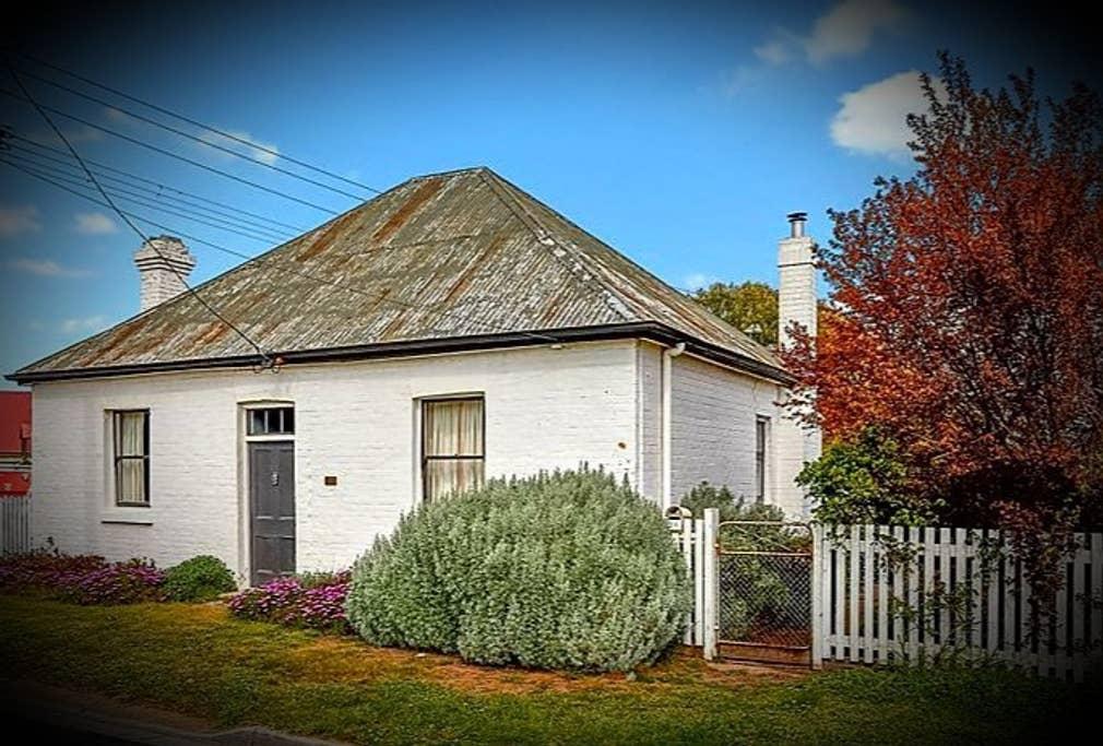 Pet Friendly Hotels in Longford, Victoria, AU - BringFido