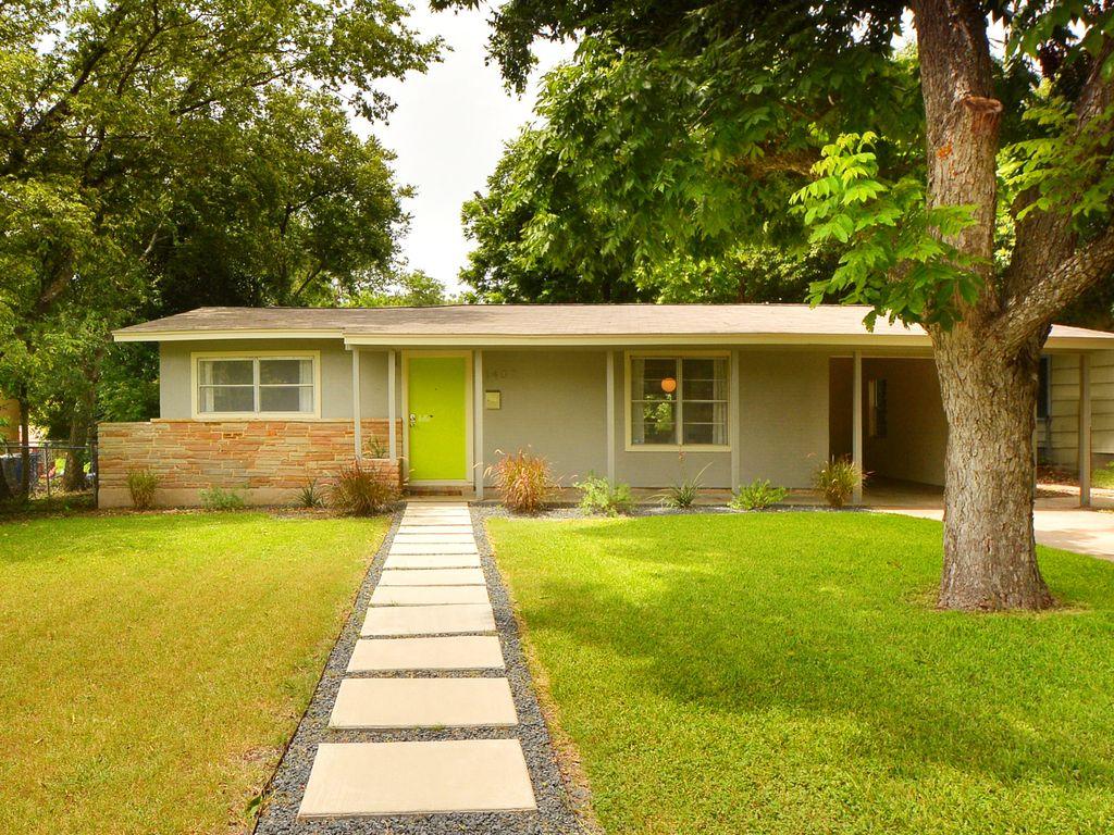 3 Bedroom Home With Fenced Yard Pet Policy