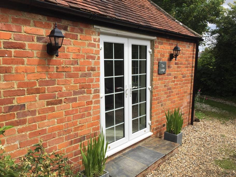 Pet Friendly Kingsclere Airbnb Rentals