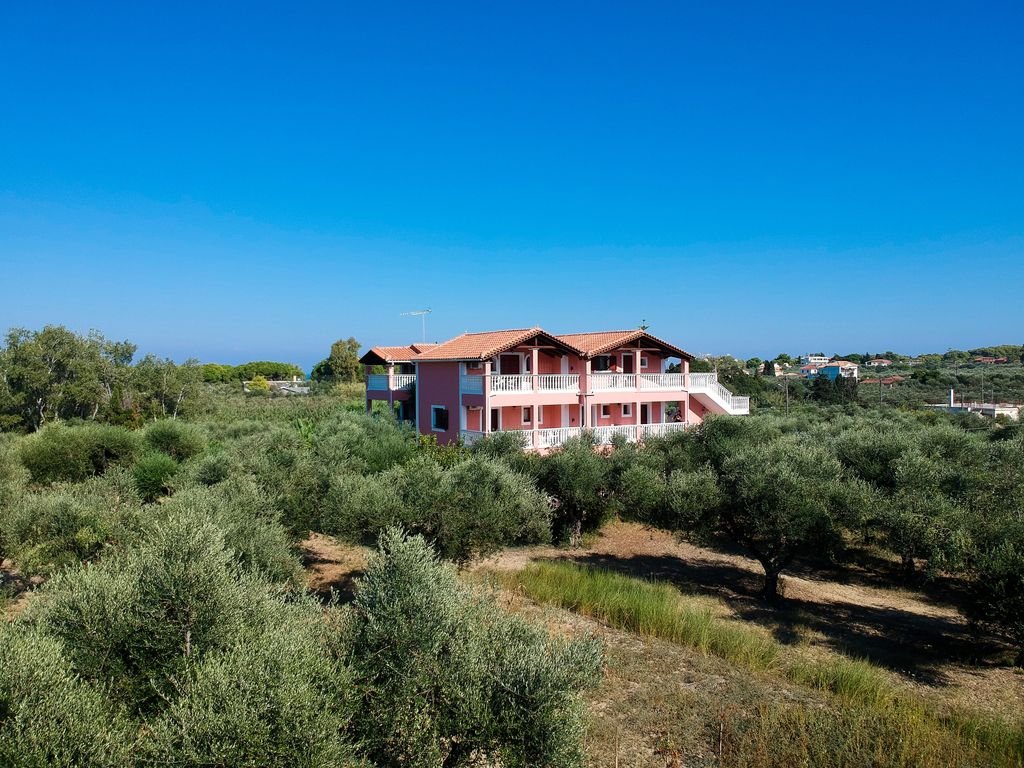 Picture of a pet friendly VRBO in Kalamaki.