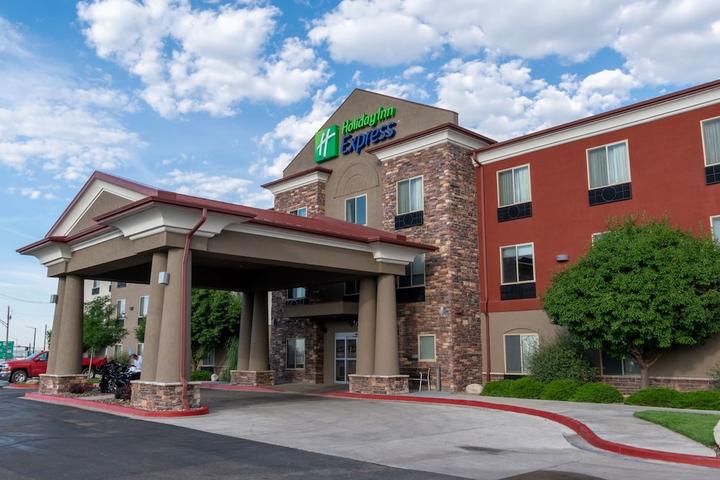 Pet Friendly Holiday Inn Express Hotel & Suites Limon I-70 an IHG Hotel