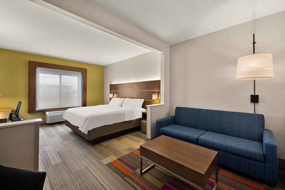 Pet Friendly Holiday Inn Express Hotel & Suites Limon I-70 an IHG Hotel