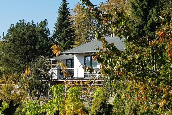 Pet Friendly Spacious Holiday Home on Lake Tollensesee