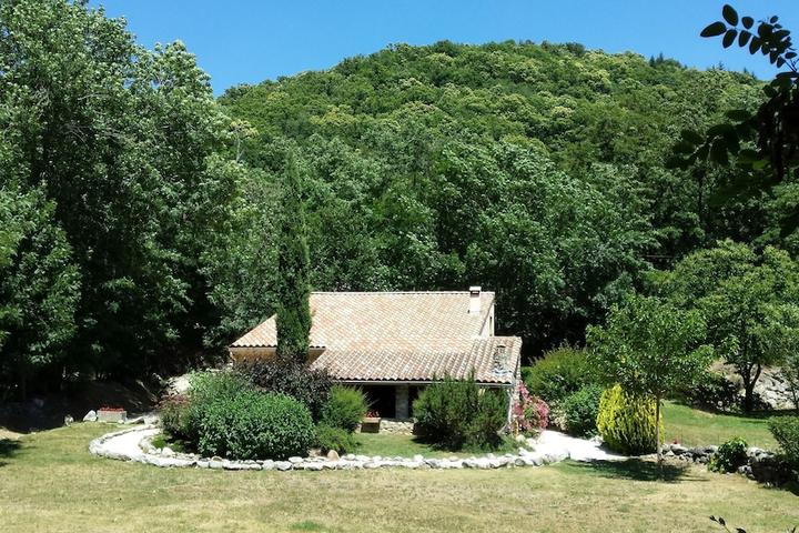 Pet Friendly 3/2 with Covered Terrace in La Baume Valley