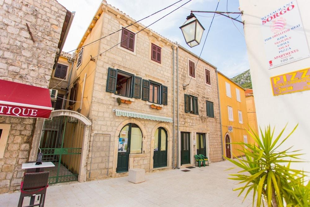 Pet Friendly Apartmani Villa Sol