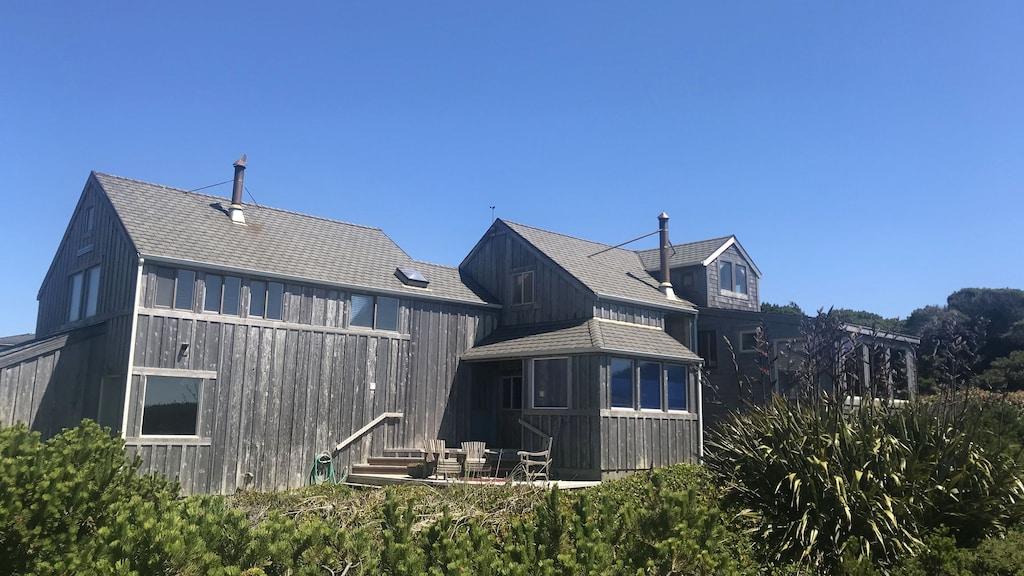 Bandon Cliff House Pet Policy