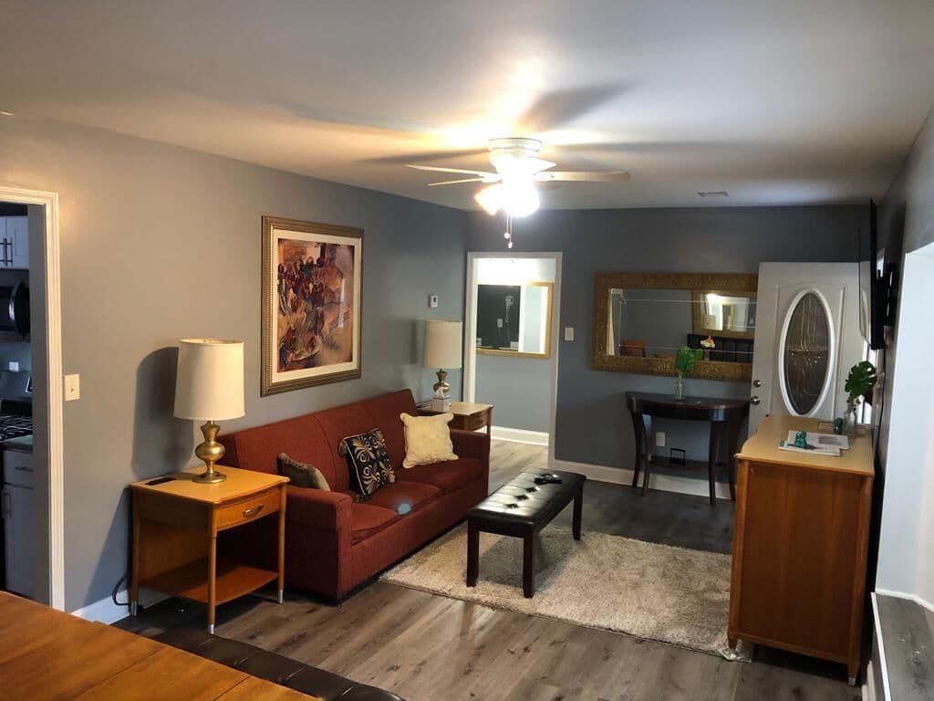 1568 Riverside Pet Policy