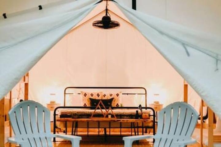 Pet Friendly Deluxe Safari Tent Glamping at Unicoi