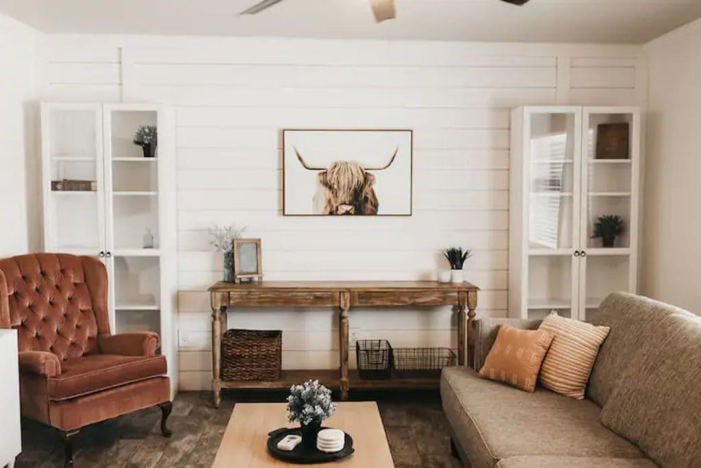 Stunning Downtown Gilbert Home with Pool & Spa Pet Policy