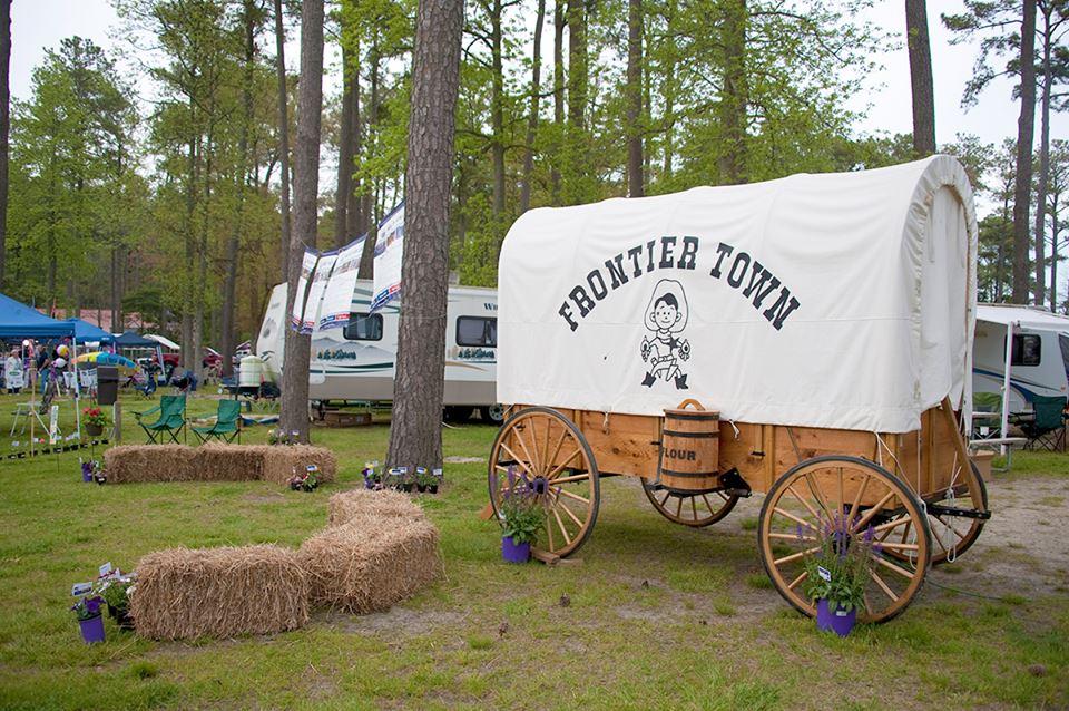 Frontier Town Cabins - cabin