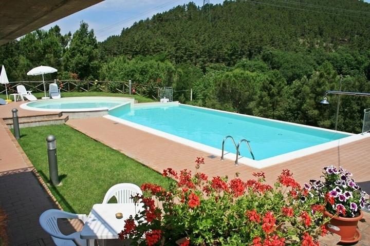 Pet Friendly Tuscan Palace with Private Pool & Jacuzzi