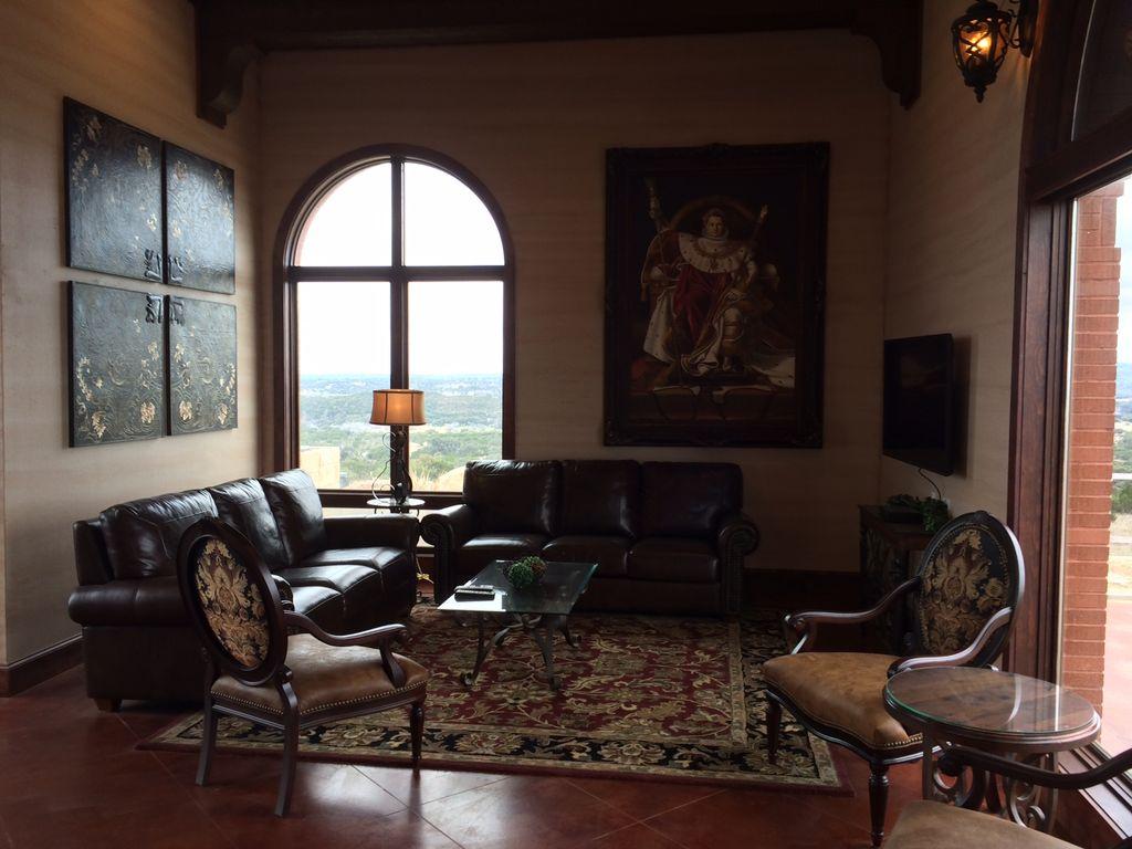 The Marquis de Lafayette Suite at Lighthouse Hill Ranch Pet Policy