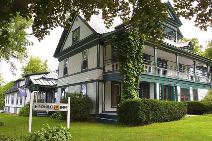 Pet Friendly West Wing at the Mt Philo Inn