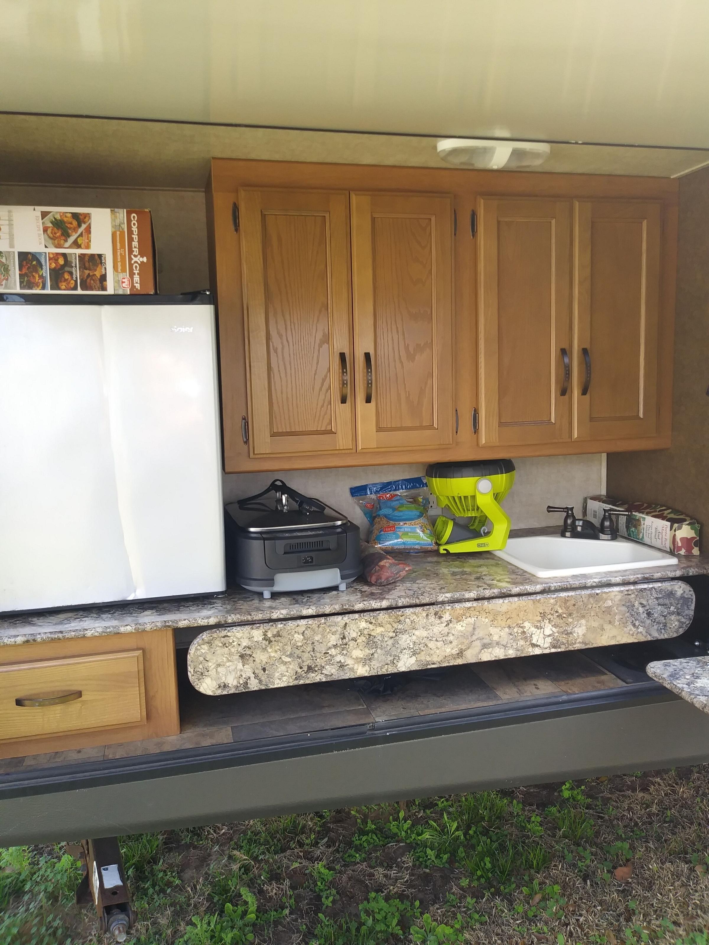 Pet Friendly Beautiful Travel Trailer with Private Fenced Yard