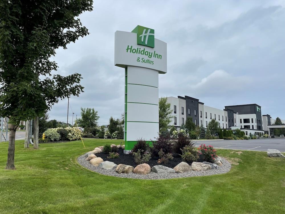 Pet Friendly Holiday Inn & Suites Syracuse Airport - Liverpool an IHG Hotel