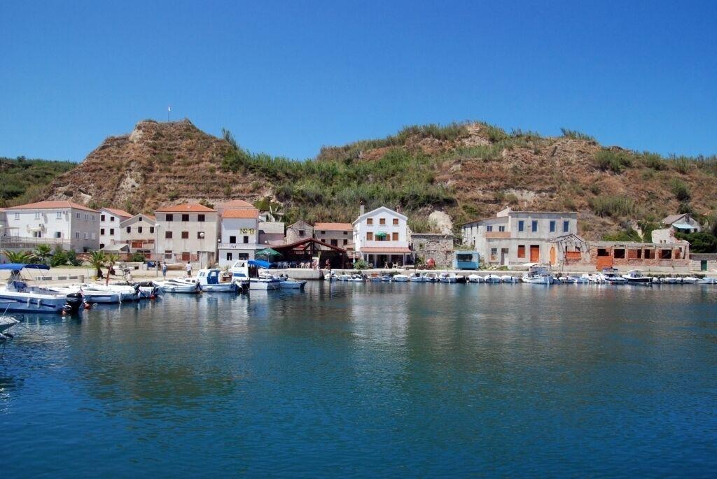 Pet Friendly Room in Susak with AC & WiFi (3865-4)