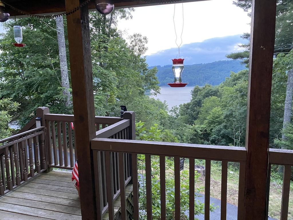 Pet Friendly 4BR with Lake and Mountain Views in Cullowhee