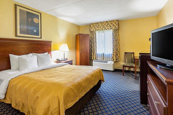 Pet Friendly Quality Inn & Suites Coldwater Near I-69