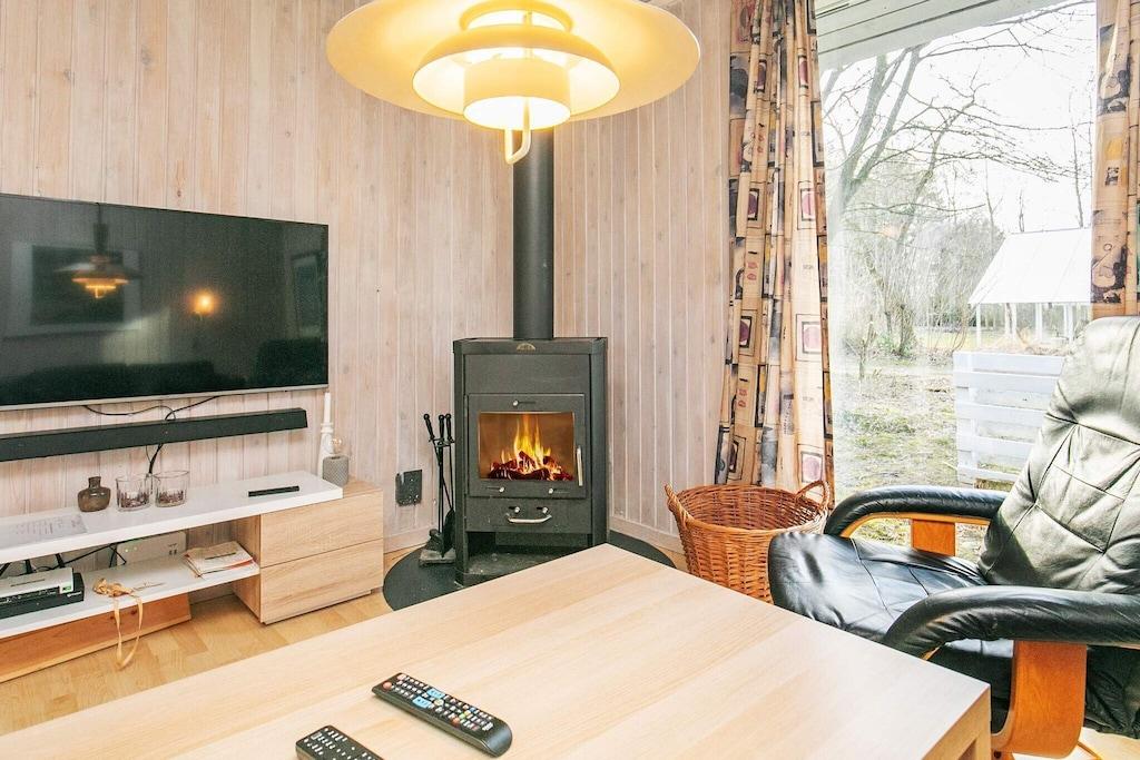 Pet Friendly 4/1 Holiday Home in Oksbøl