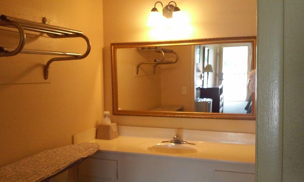 Summer Breeze Motel Pet Policy