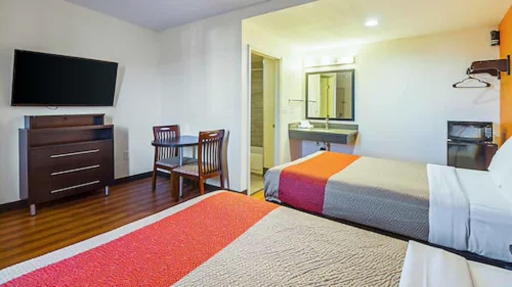 Motel 6 Hesperia Pet Policy