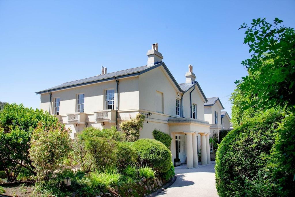 Pet Friendly One of Torquay's Finest Victorian Mansions