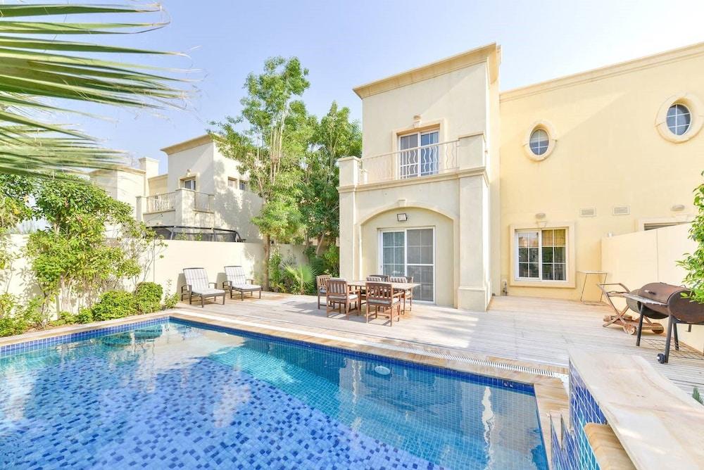 Pet Friendly Amazing Villa with Private Pool & Stunning Garden