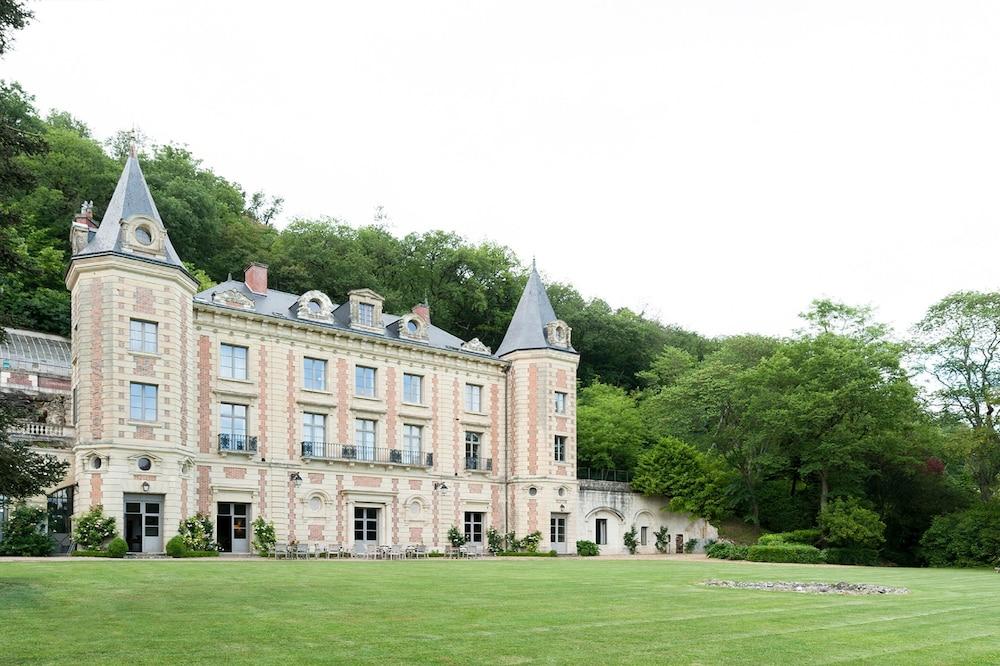 Pet Friendly Château de Perreux the Originals Collection