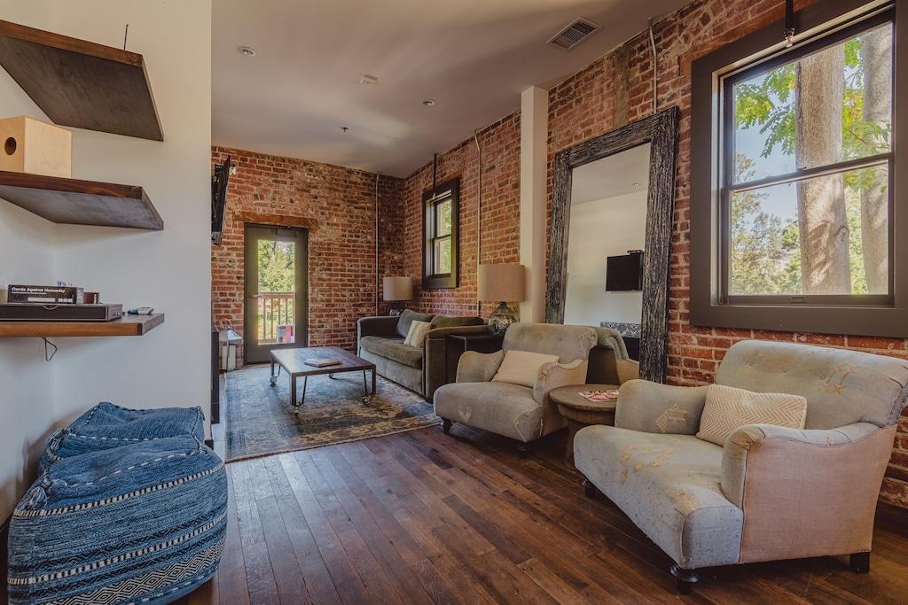 Pet Friendly 3BR Voyager Loft with Roof Deck
