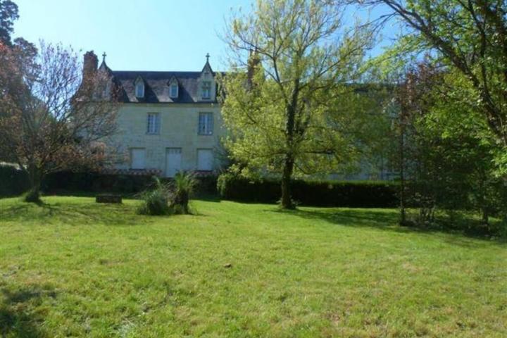 Pet Friendly Manor House with 1 Hectare Park