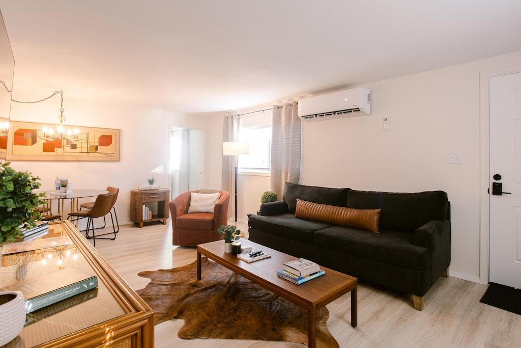 2/1 Apartment with Rogue River Views Pet Policy