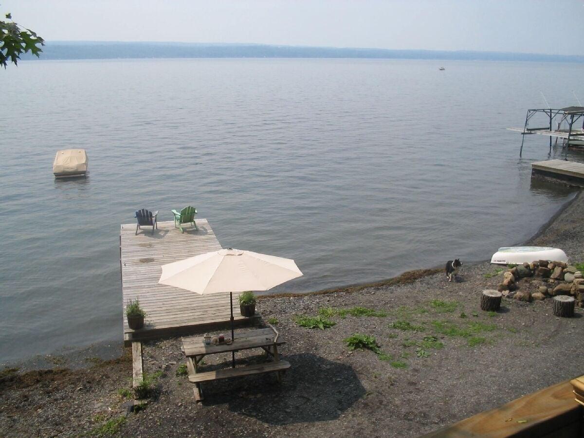 Pet Friendly 3-Bedroom Waterfront Home with Sunset View