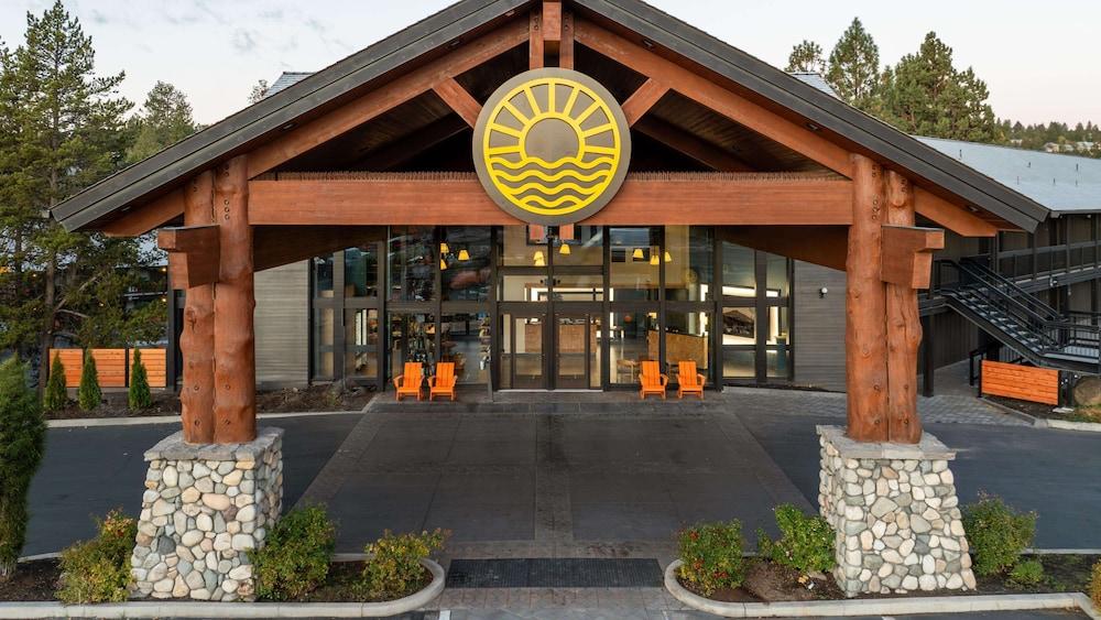 Pet Friendly Riverhouse Lodge