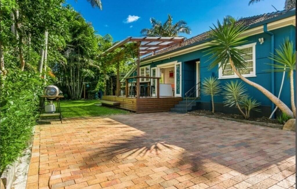 Frankies Beach House Pet Policy