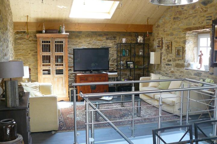 Pet Friendly Pretty Barn in the Heart of the Causses