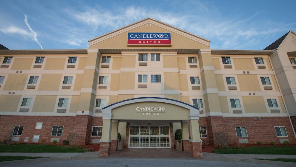 Pet Friendly Candlewood Suites Springfield an IHG Hotel