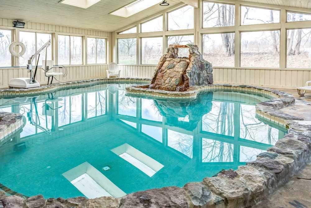 Quality Inn Suites Seville Pet Policy