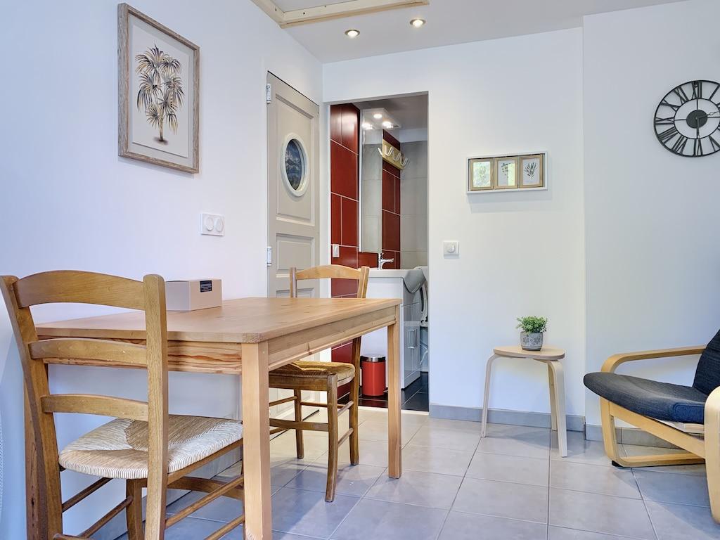 Pet Friendly Charming T1 Apt in a House with Garden & Parking