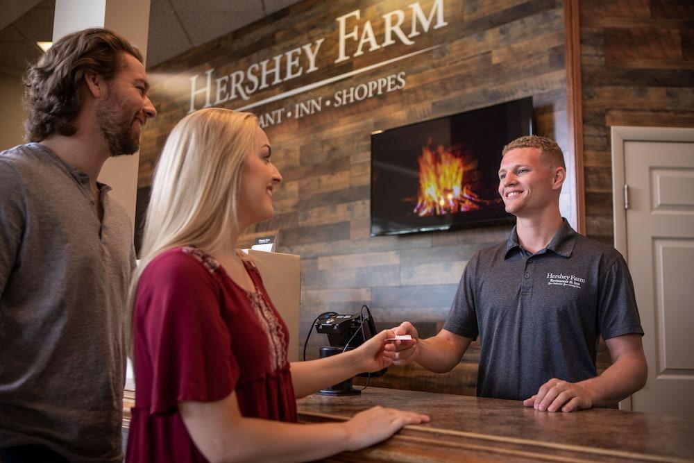 Hershey Farm Restaurant & Inn Pet Policy