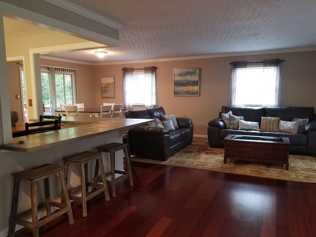 Conveniently Located 4/3 Knoxville House Pet Policy