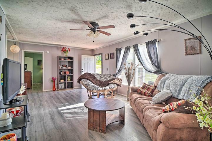 Pet Friendly Midway Abode with Yard & Fire Pit