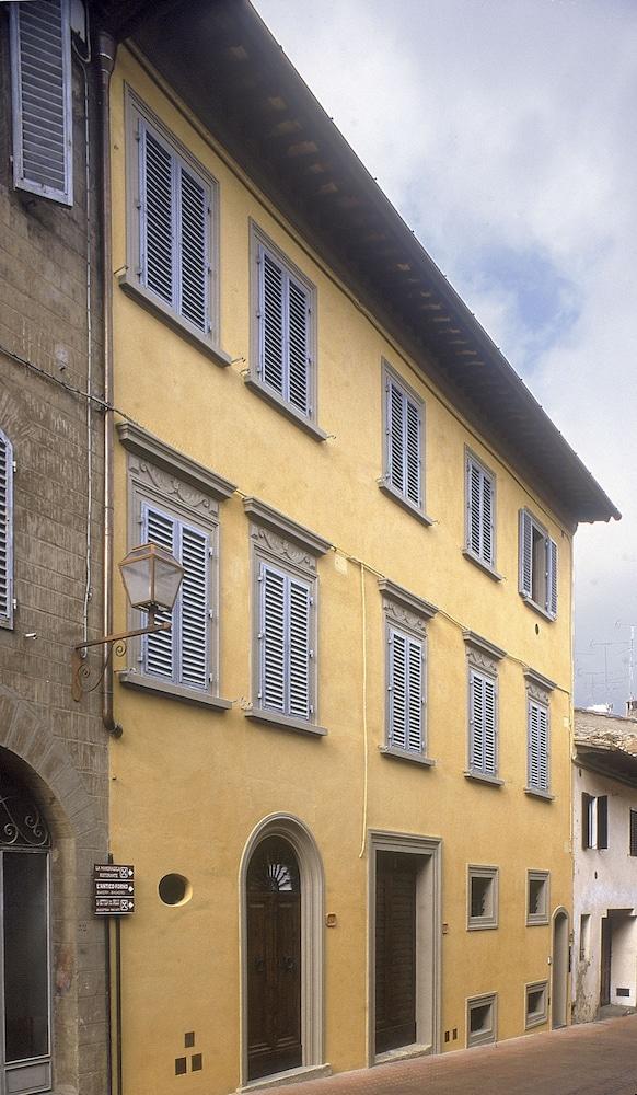 Pet Friendly Palazzo al Torrione