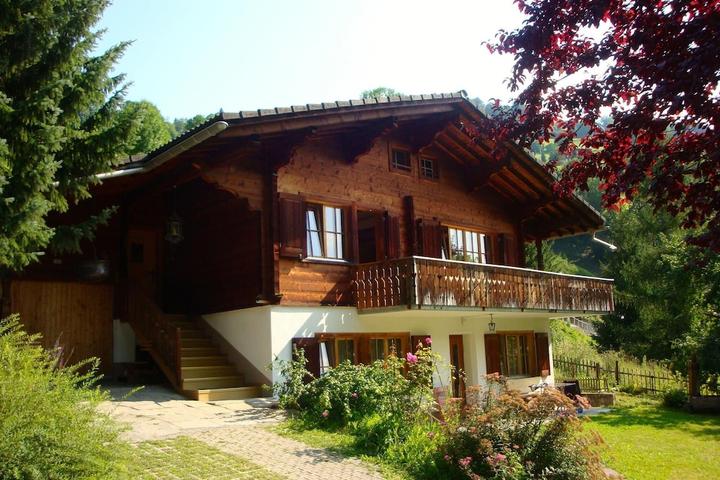 Pet Friendly Spacious Chalet with Garden on Southern Slope