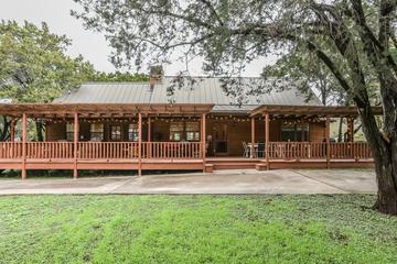 Pet Friendly Vacation Rentals In Marble Falls Tx Bringfido