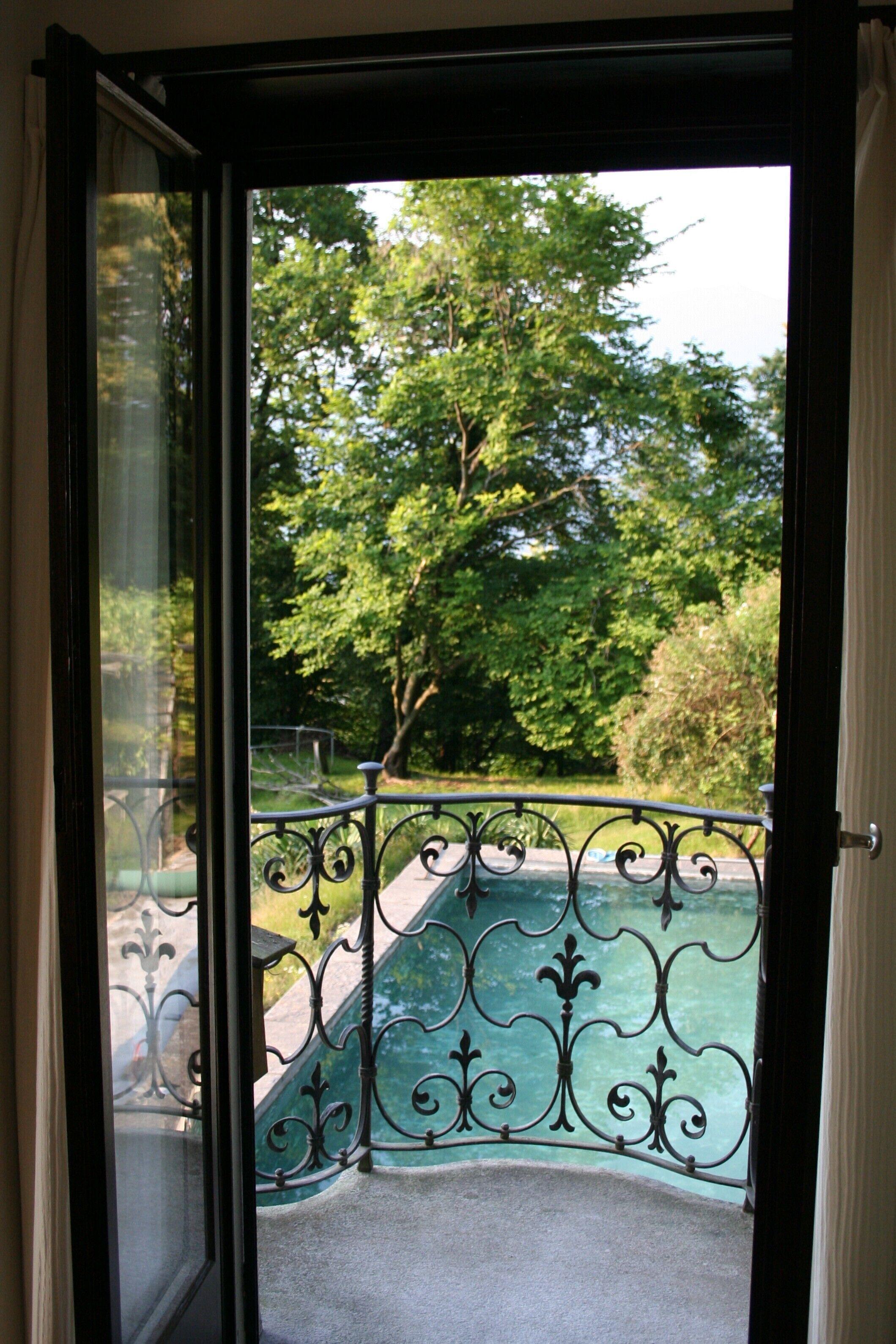 Pet Friendly Ticino Villa with Large Pool & Stunning Lake View