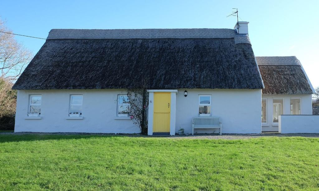 Pet Friendly Ballyvaughan Cottage No 6